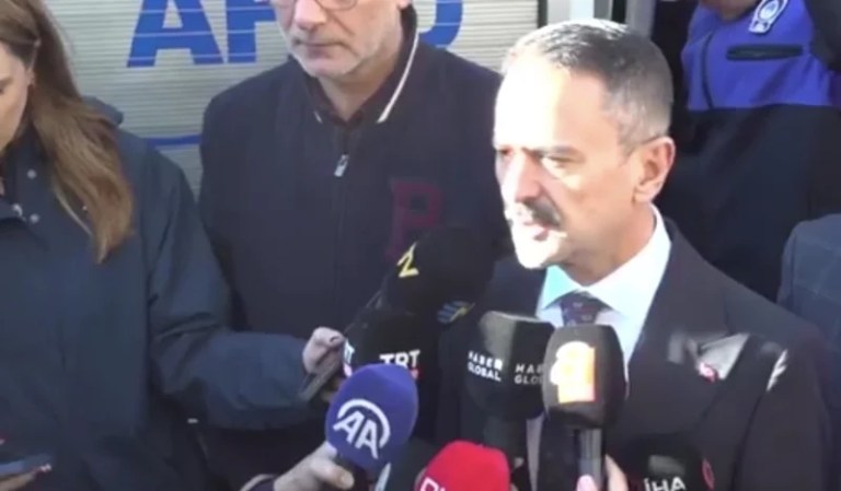 Kocaeli’de bina çökmesi: 5 kişi içeride!