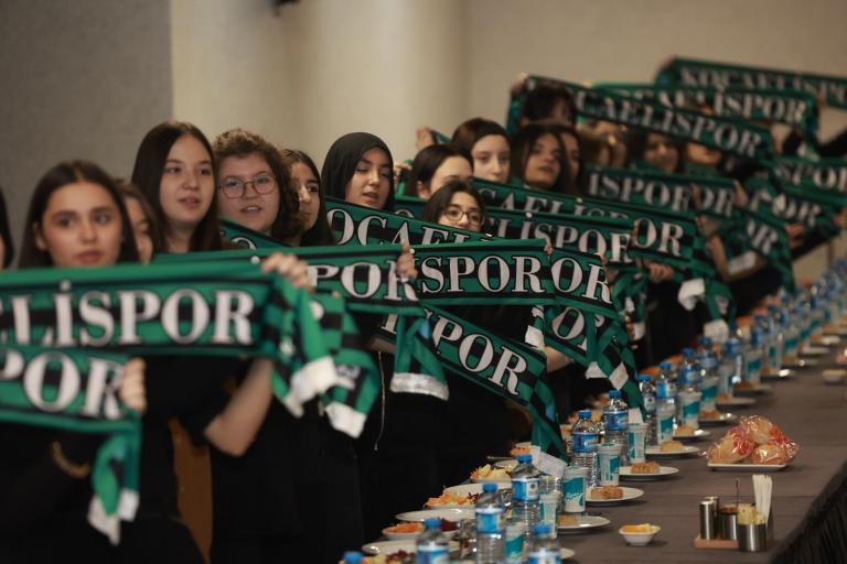 Büyükakın ve Öğrencilerden Kocaelispor Coşkusu!