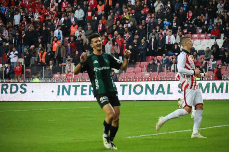 Kocaelispor, Samsunspor deplasmanından 1 puanla döndü!
