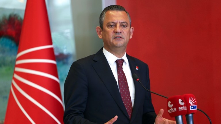Özgür Özel: Emekli Maaşları Asgari Ücret Seviyesine Çıkacak!
