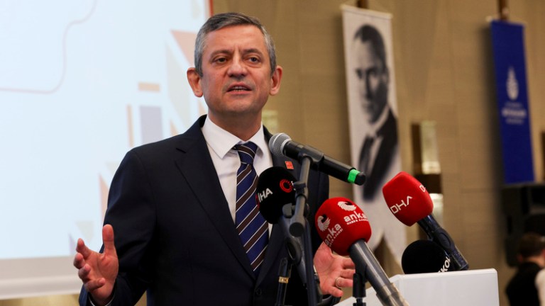 Özgür Özel: Emekli nöbeti AKP’nin adımına bağlı!