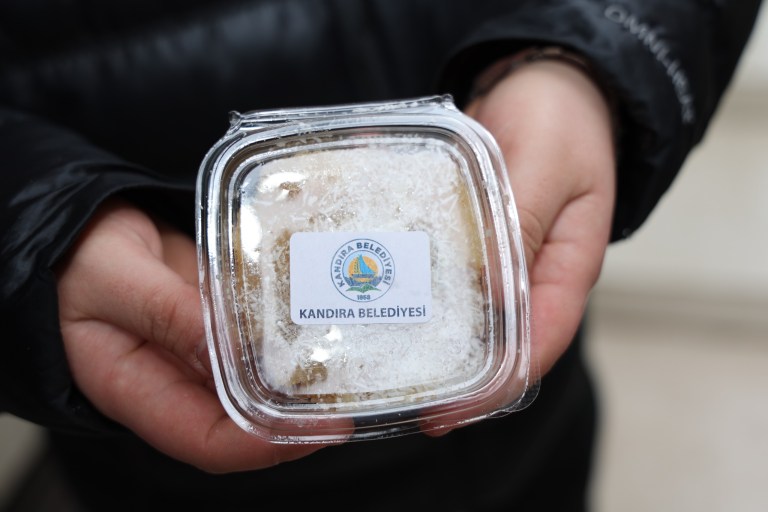 Kandıra’da Berat Kandili’nde Helva İkramı!