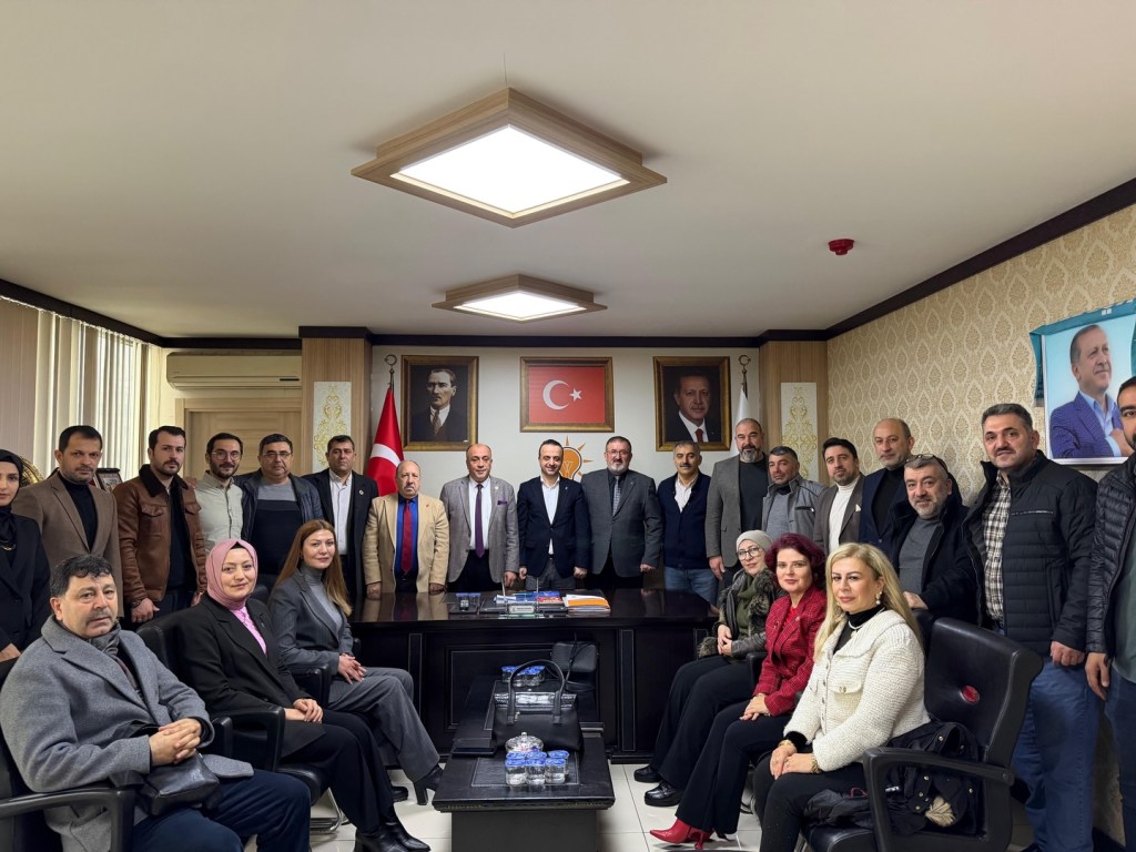 Körfezli Muhtarlardan AK Parti İlçe Başkanlığı’na Ziyaret!