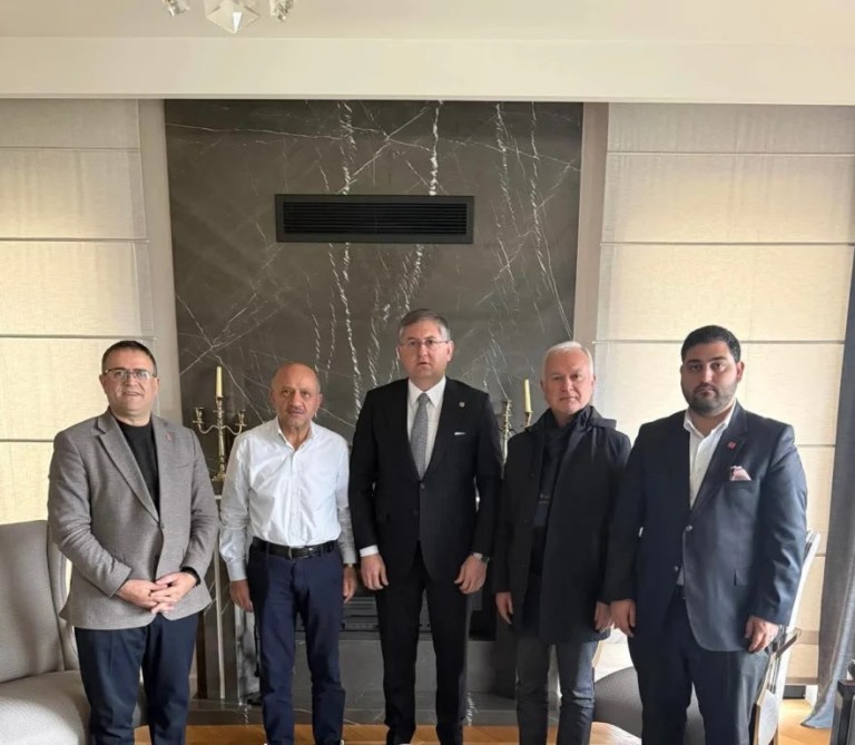 CHP’den Fikri Işık’a Taziye Ziyareti
