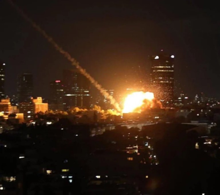 Tel Aviv’de Bina Vuruldu: Çok Sayıda Ölü ve Yaralı!