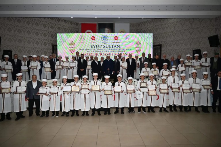 Gölcük’te 41 öğrenci hafızlık icazeti aldı