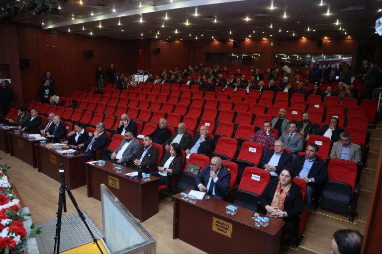 Çayırova’dan öğrencilere YKS sınav ücreti desteği