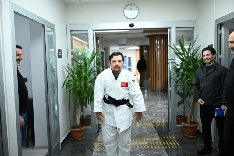 Başkan Kocaman’dan sporculara destek