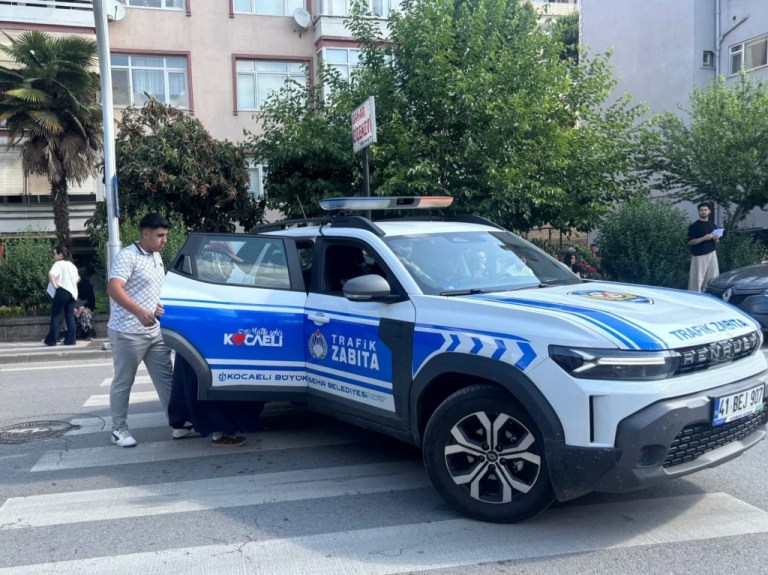 Kocaeli Zabıtası YKS’de öğrencilere destek oldu