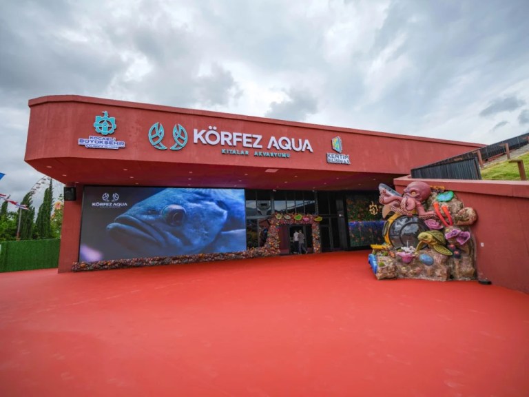 Körfez Aqua Hatıra Mağazası ilgi odağı oldu